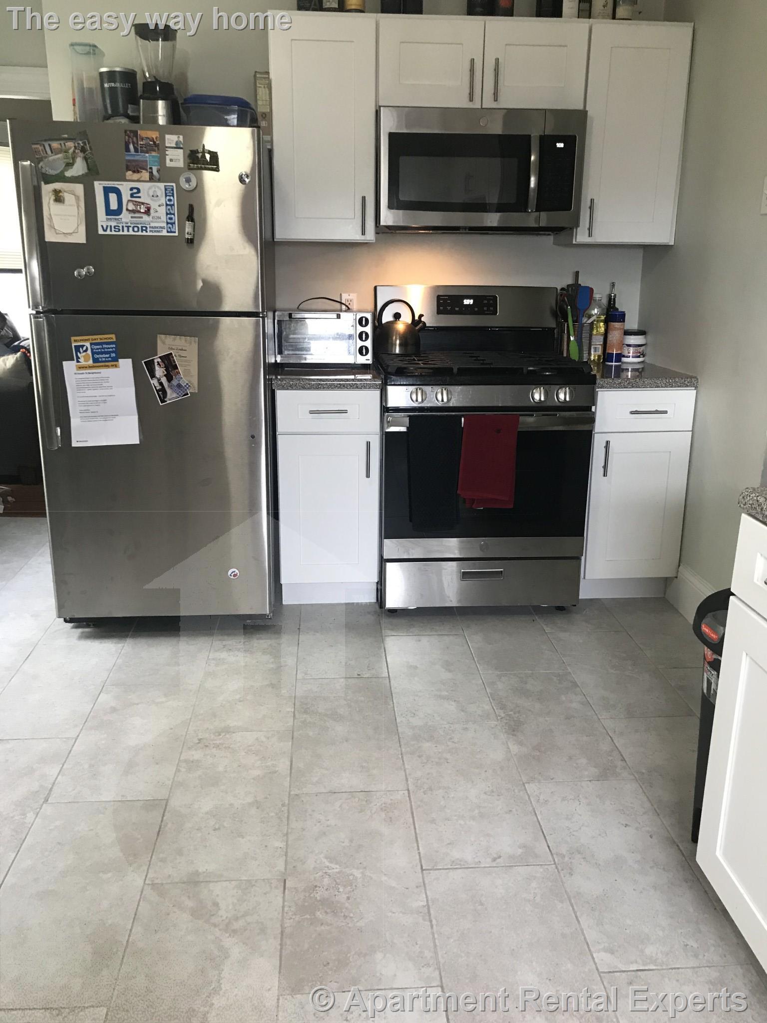4 bed, 1 bath apartment for rent at 101 Heath St Unit 2, Winter Hill — photo 3 of 9