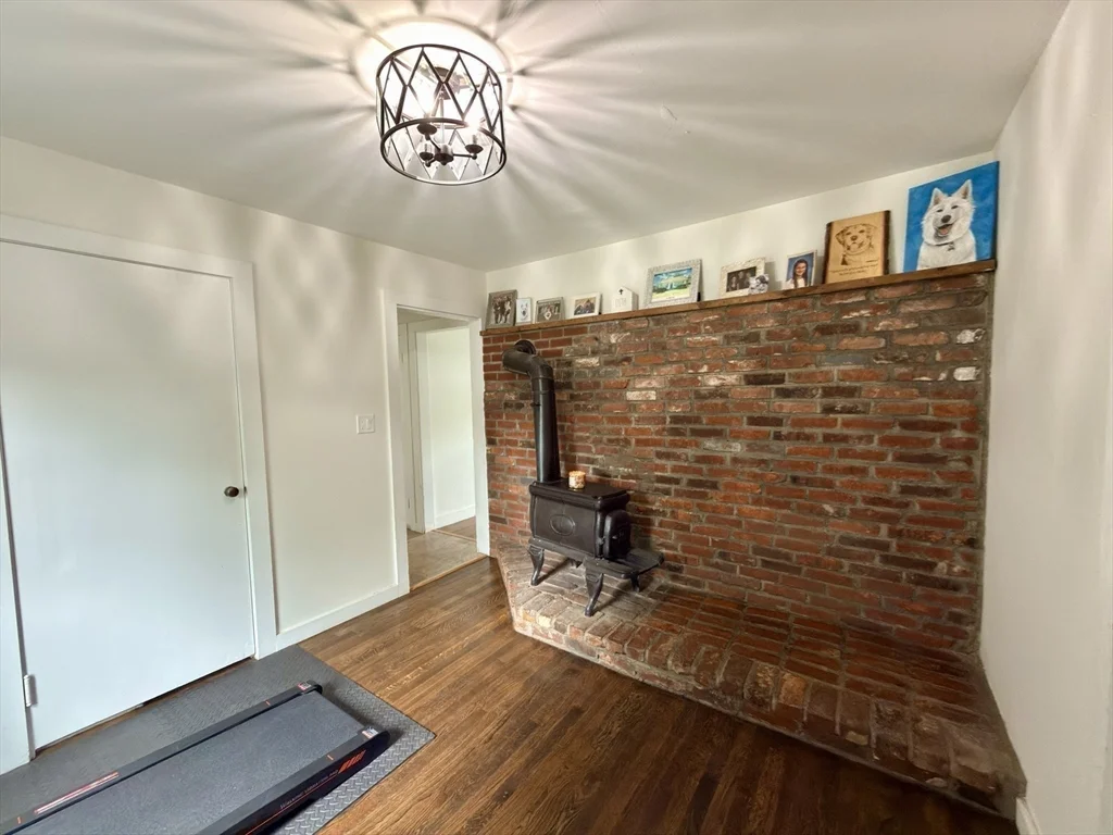 3 bed, 1 bath apartment for rent at 101 Mann St, Bellingham — photo 21 of 41