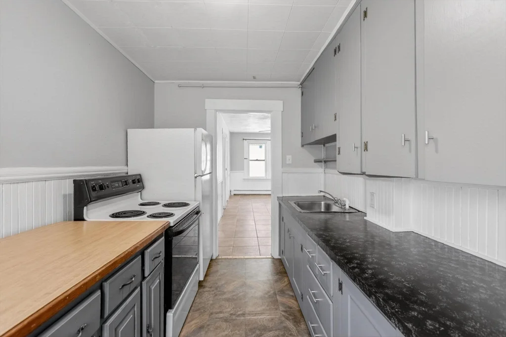 2 bed, 1 bath apartment for rent at 101 Marquette St Unit 2, Gardner — photo 11 of 19