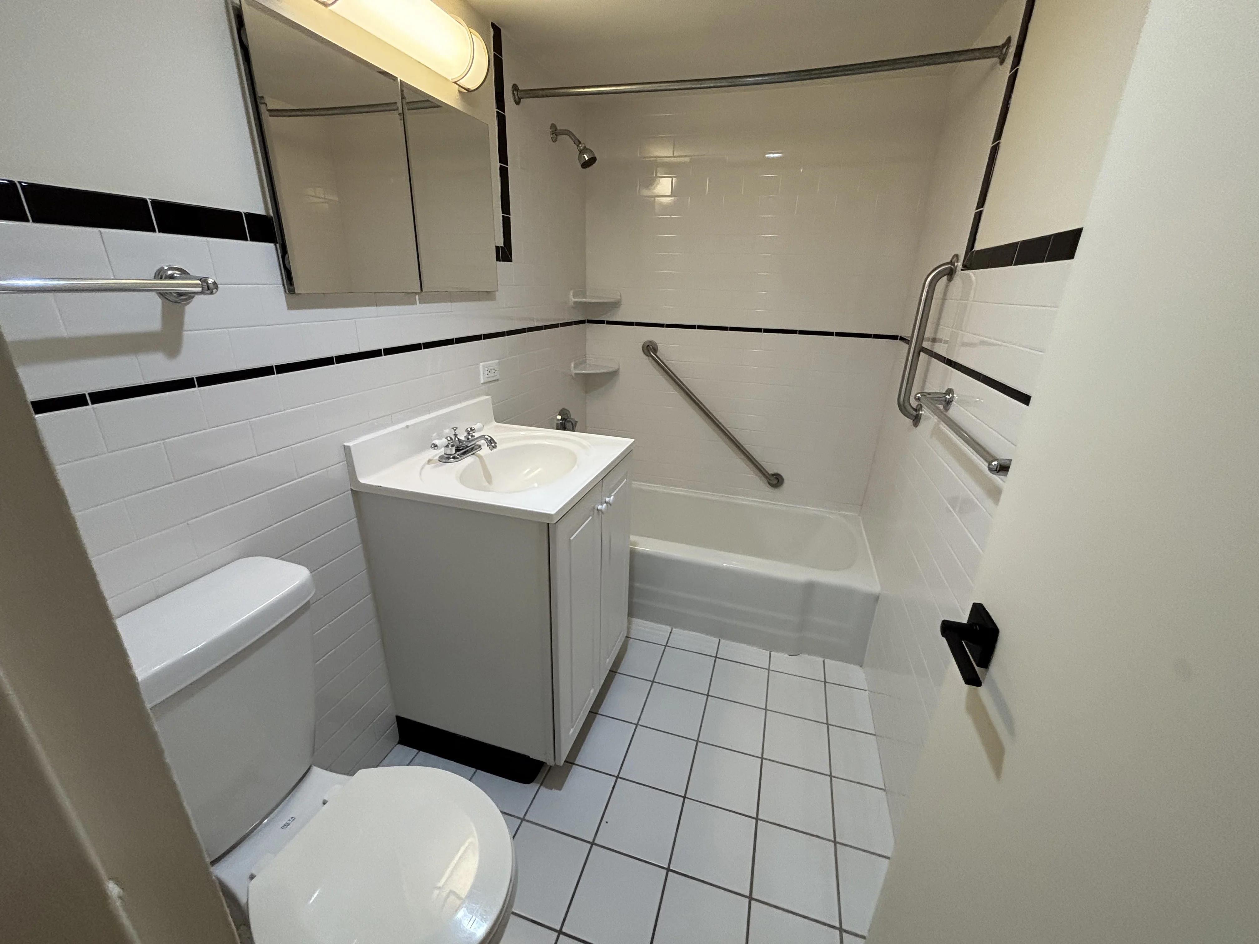 1 bed, 1 bath apartment for rent at 101 Monmouth St Unit 102, Longwood — photo 8 of 8