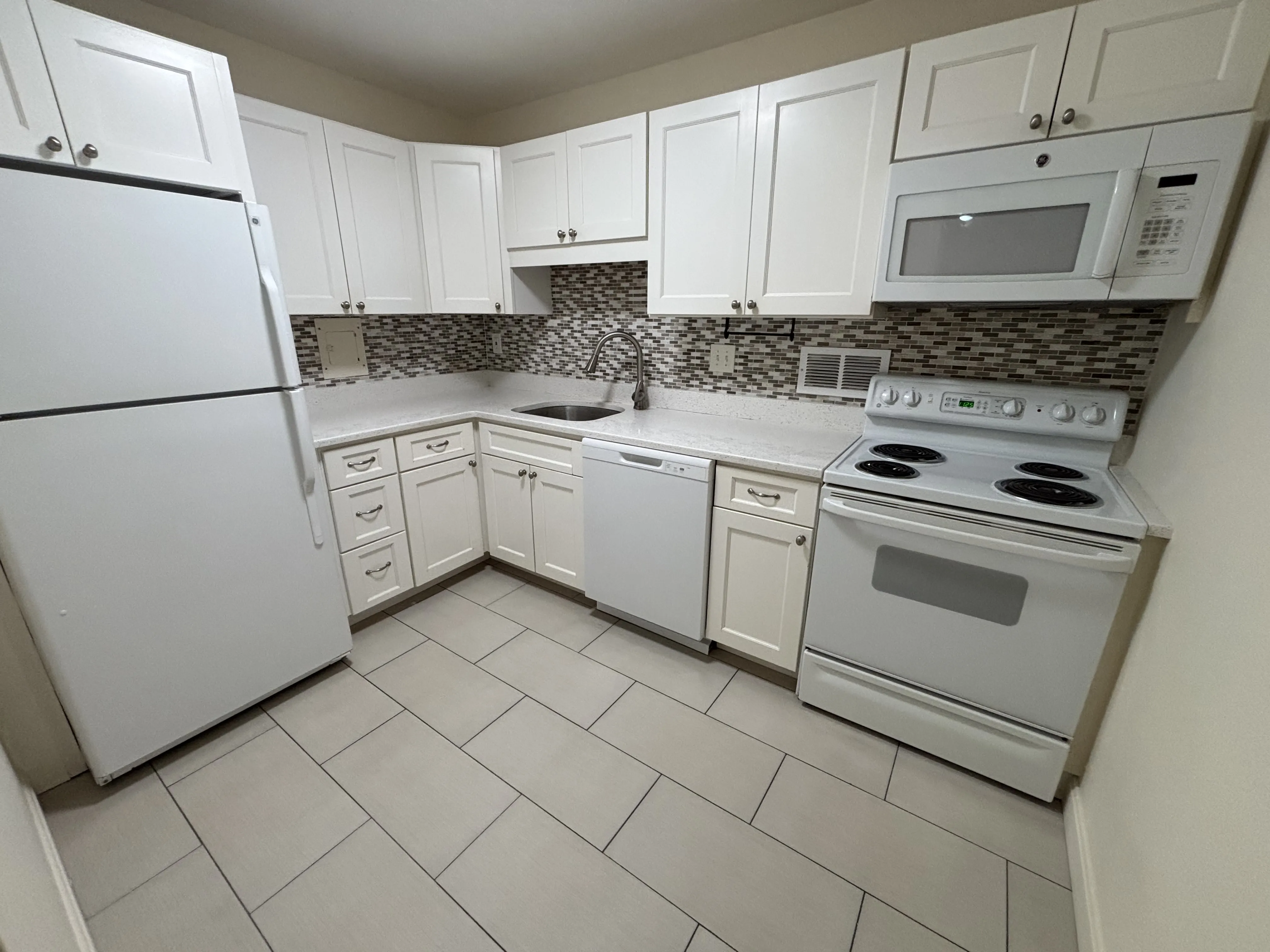 1 bed, 1 bath apartment for rent at 101 Monmouth St Unit 102, Longwood