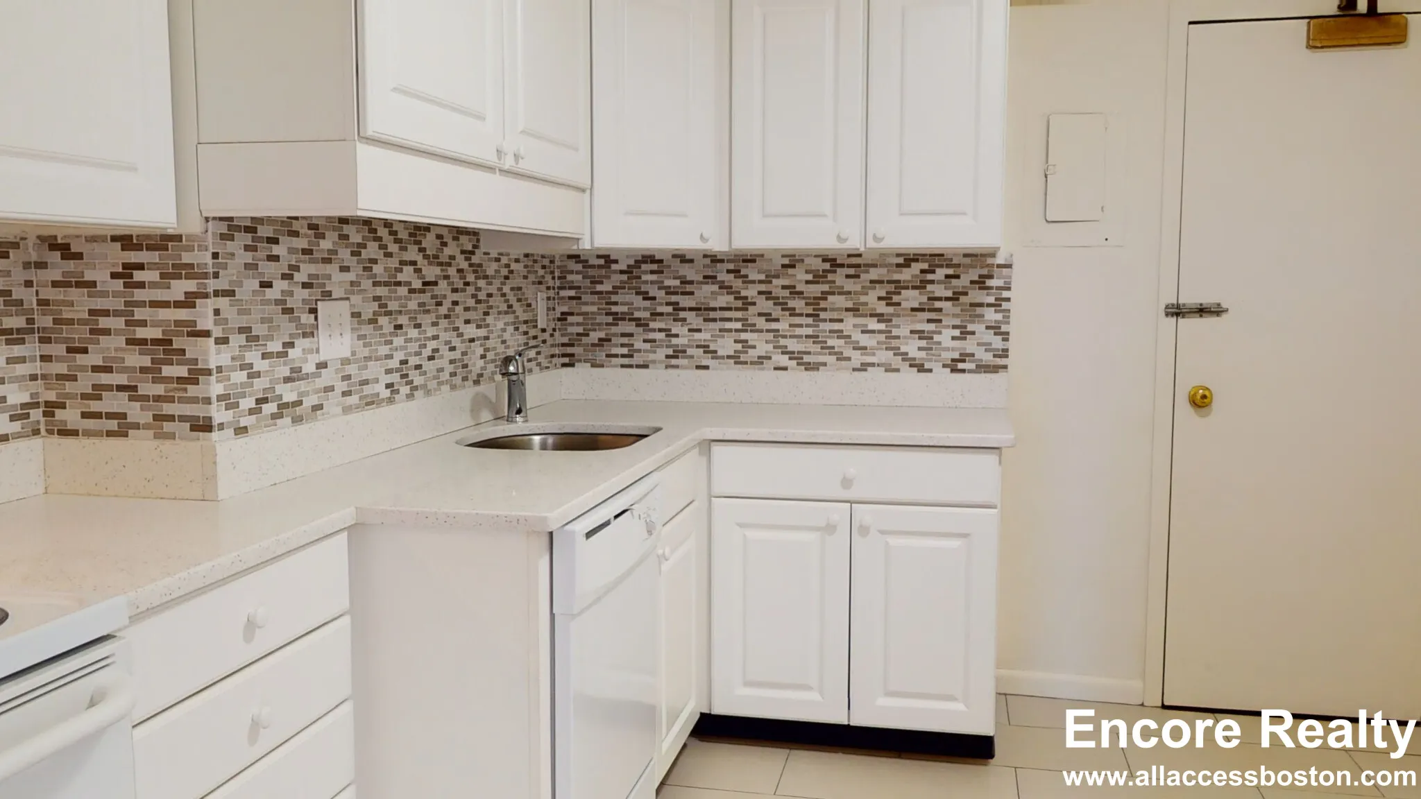 3 bed, 2 bath apartment for rent at 101 Monmouth St Unit 220, Longwood — photo 4 of 32