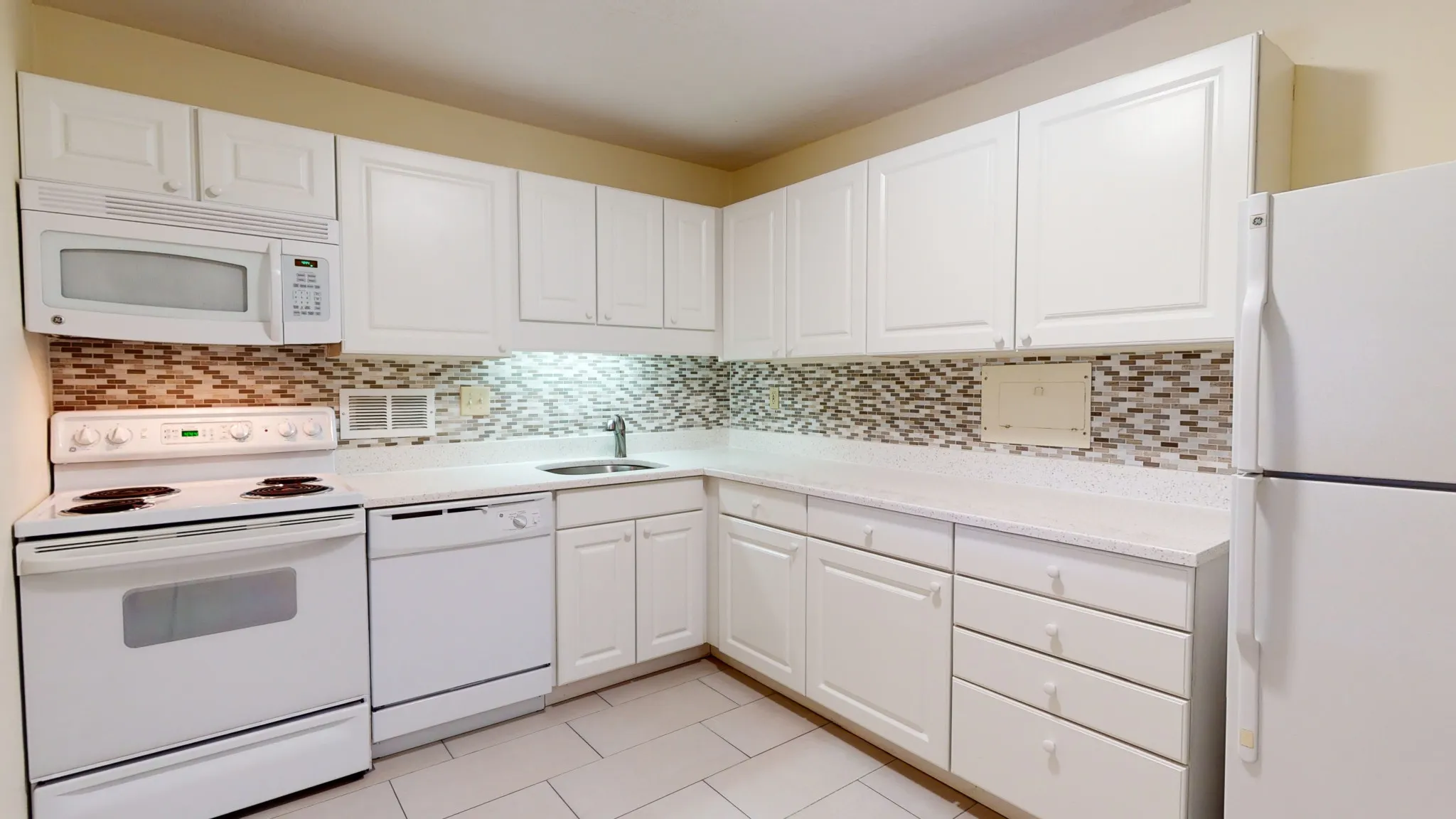 2 bed, 2 bath apartment for rent at 101 Monmouth St Unit 2215, Longwood — photo 5 of 20