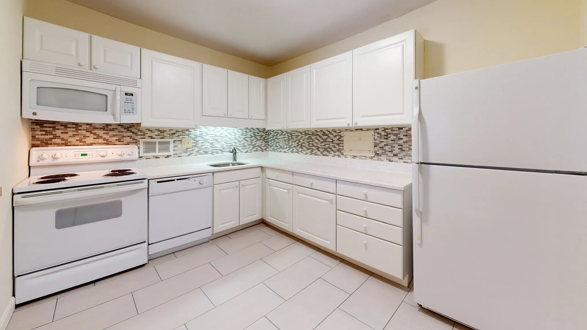 2 bed, 2 bath apartment for rent at 101 Monmouth St Unit 2215, Longwood — photo 8 of 20