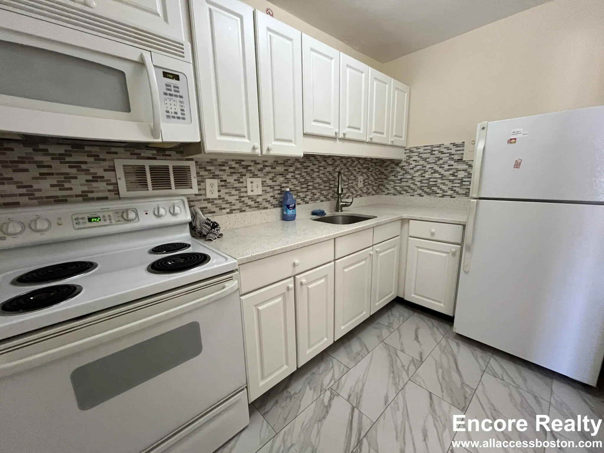 Studio bed, 1 bath apartment for rent at 101 Monmouth St Unit 310, Longwood — photo 2 of 15