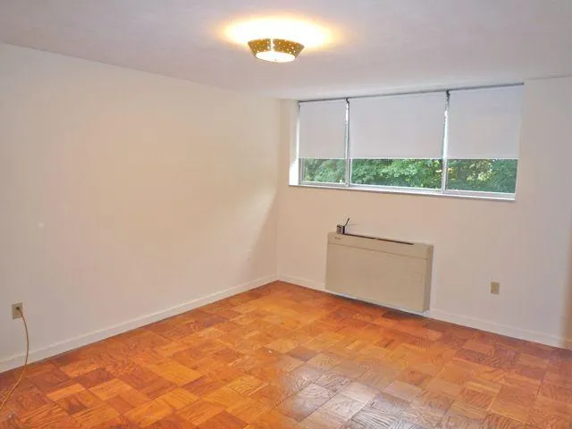 3 bed, 2 bath apartment for rent at 101 Monmouth St Unit 501, Longwood — photo 2 of 11