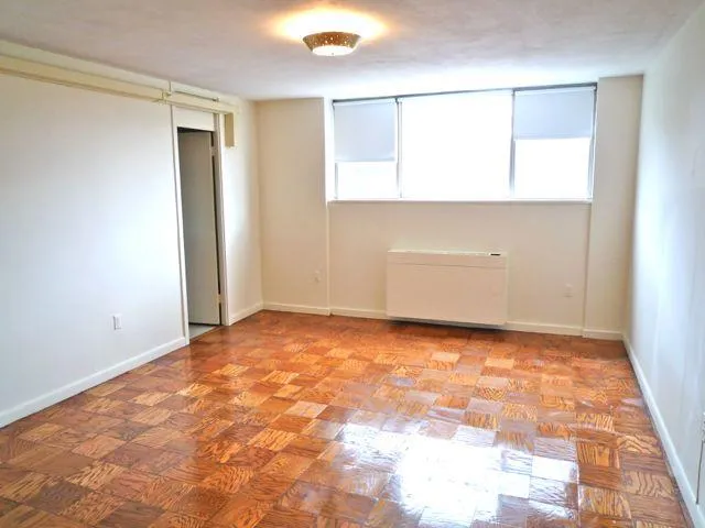3 bed, 2 bath apartment for rent at 101 Monmouth St Unit 6601, Longwood — photo 7 of 14