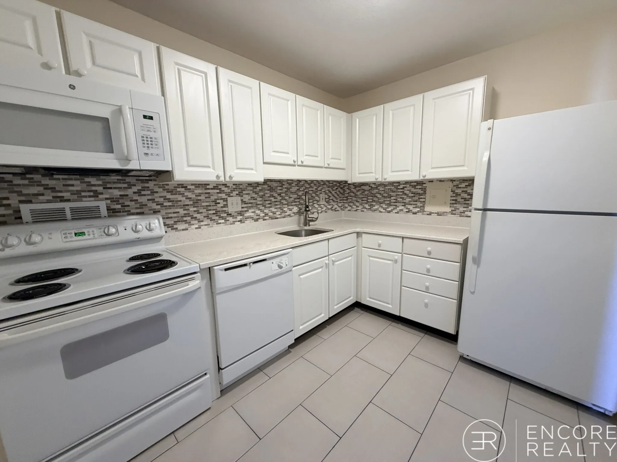 1 bed, 1 bath apartment for rent at 101 Monmouth St Unit 777, Longwood — photo 9 of 41