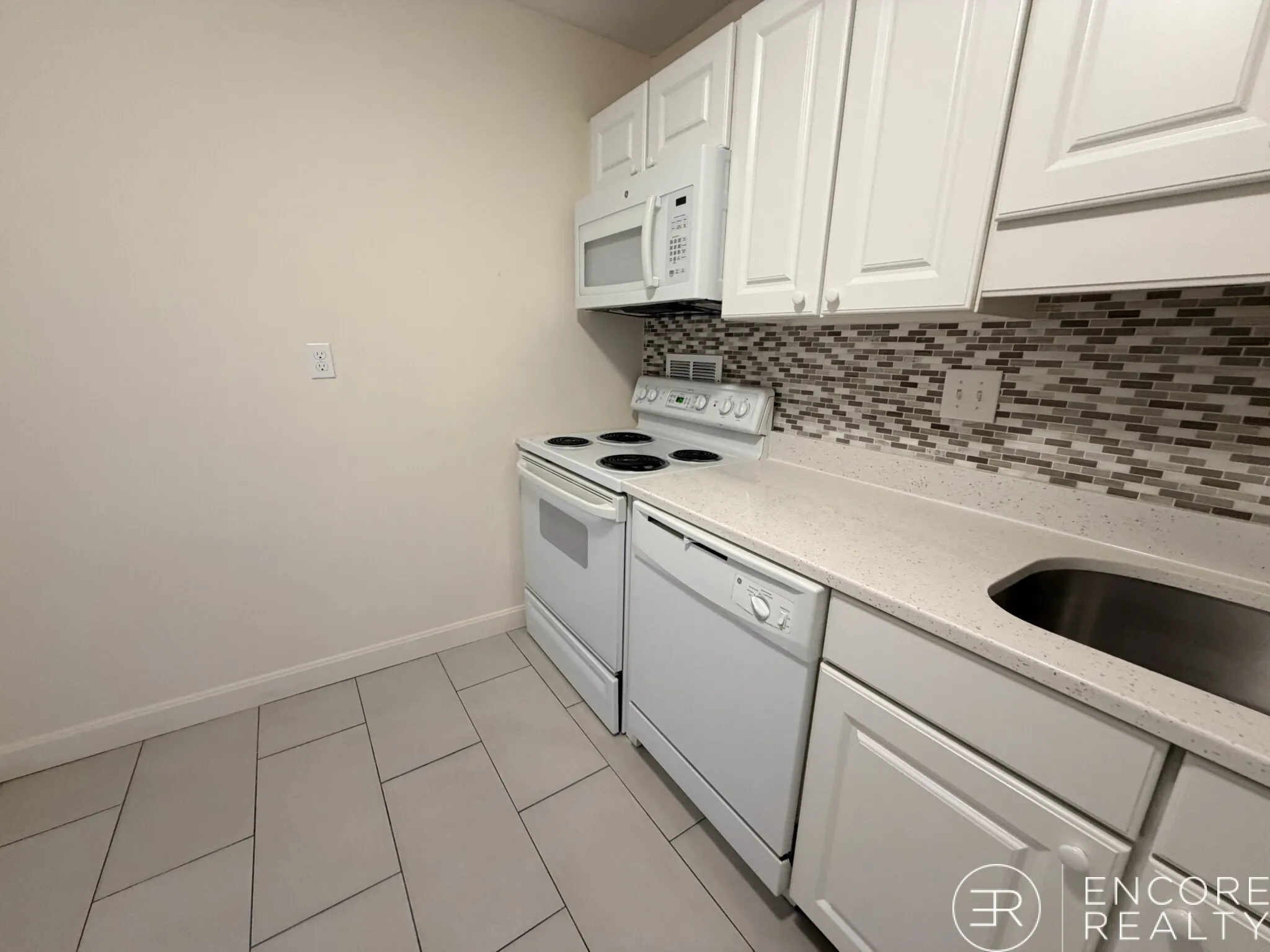 1 bed, 1 bath apartment for rent at 101 Monmouth St Unit 777, Longwood — photo 8 of 41