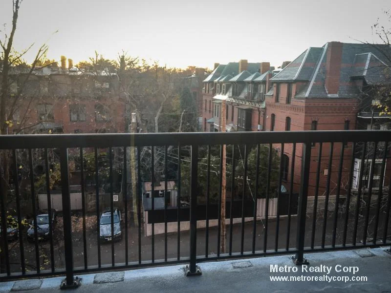 1 bed, 1 bath apartment for rent at 101 Monmouth St Unit 808, Longwood — photo 6 of 13