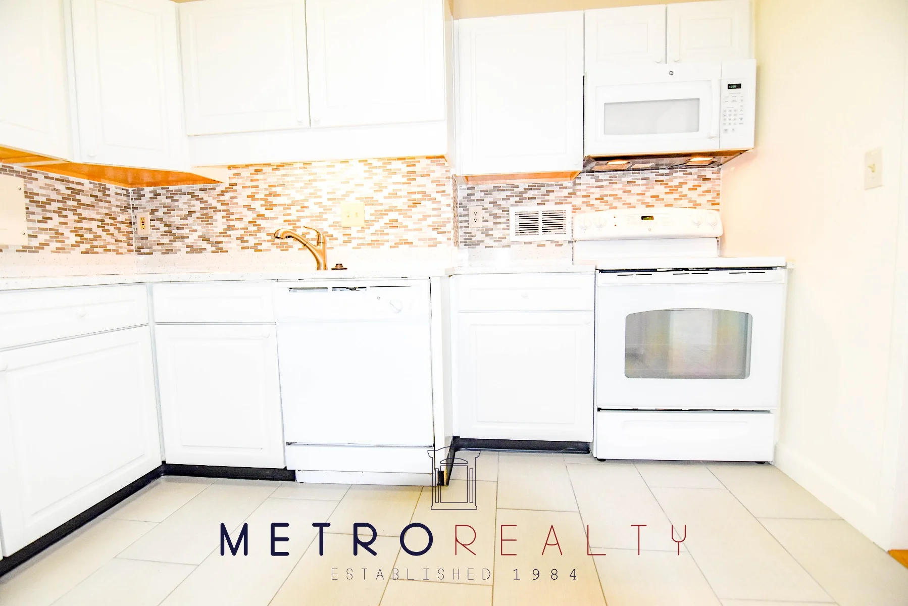 3 bed, 2 bath apartment for rent at 101 Monmouth St Unit 902, Longwood — photo 9 of 21