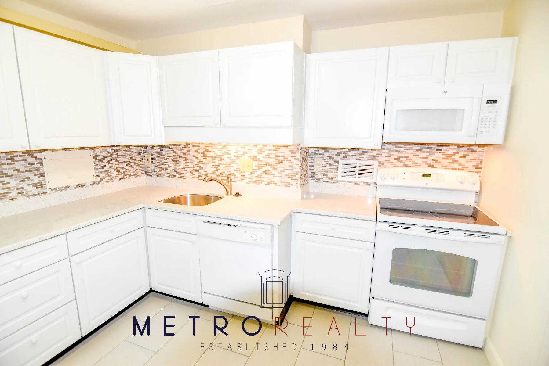3 bed, 2 bath apartment for rent at 101 Monmouth St Unit 902, Longwood — photo 8 of 21