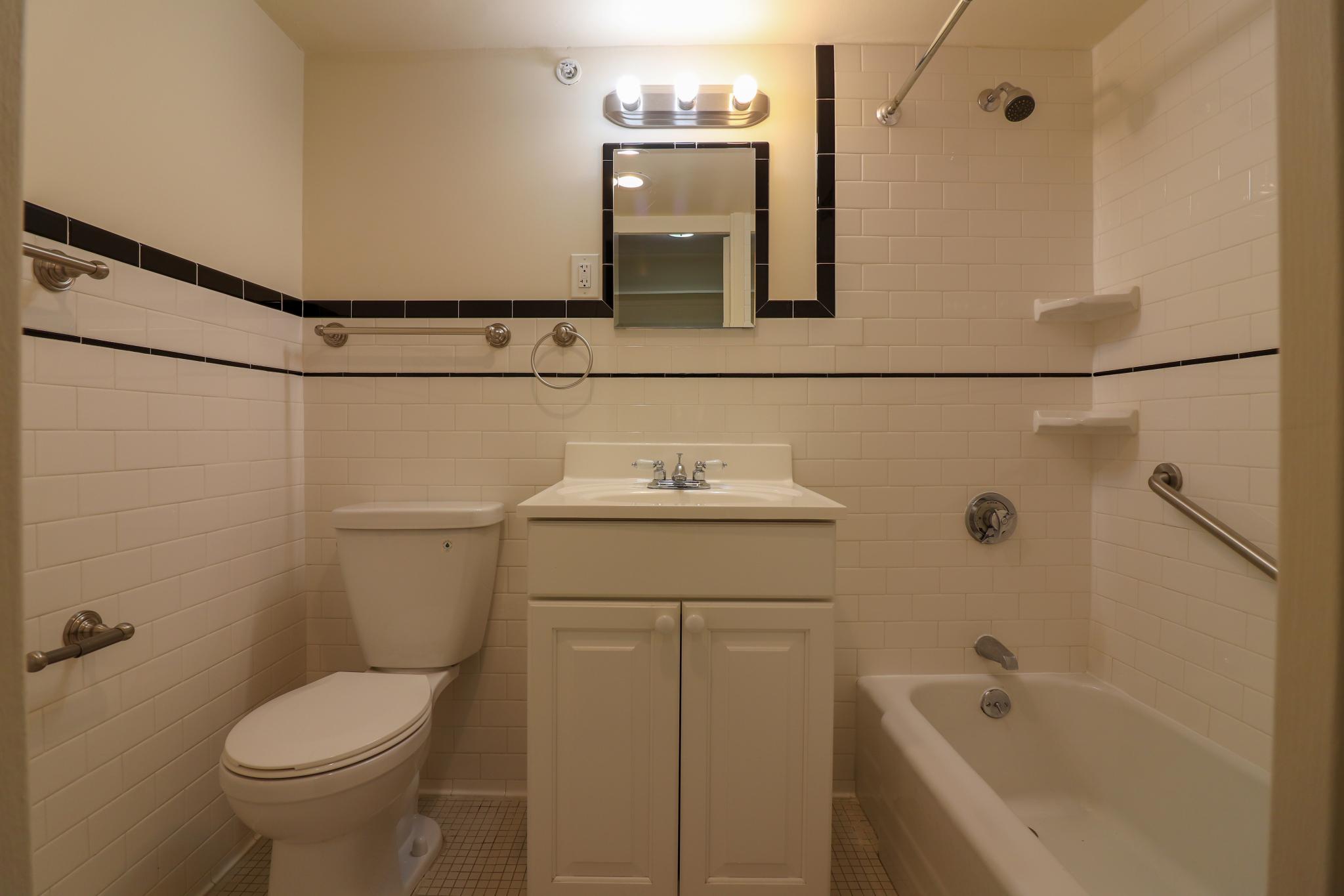 Studio bed, 1 bath apartment for rent at 101 Monmouth St Unit 904, Longwood — photo 4 of 13