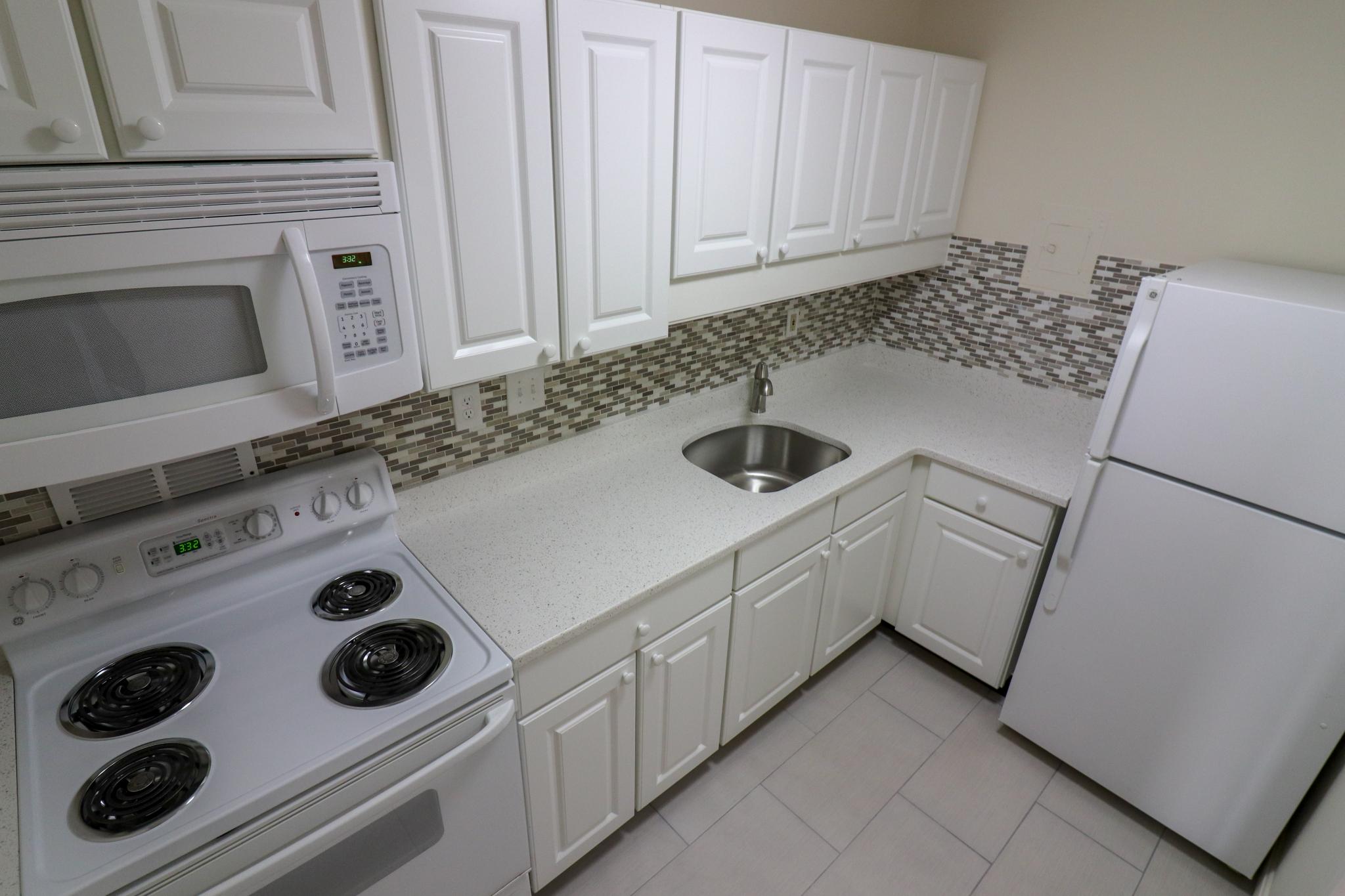 Studio bed, 1 bath apartment for rent at 101 Monmouth St Unit 904, Longwood — photo 3 of 13