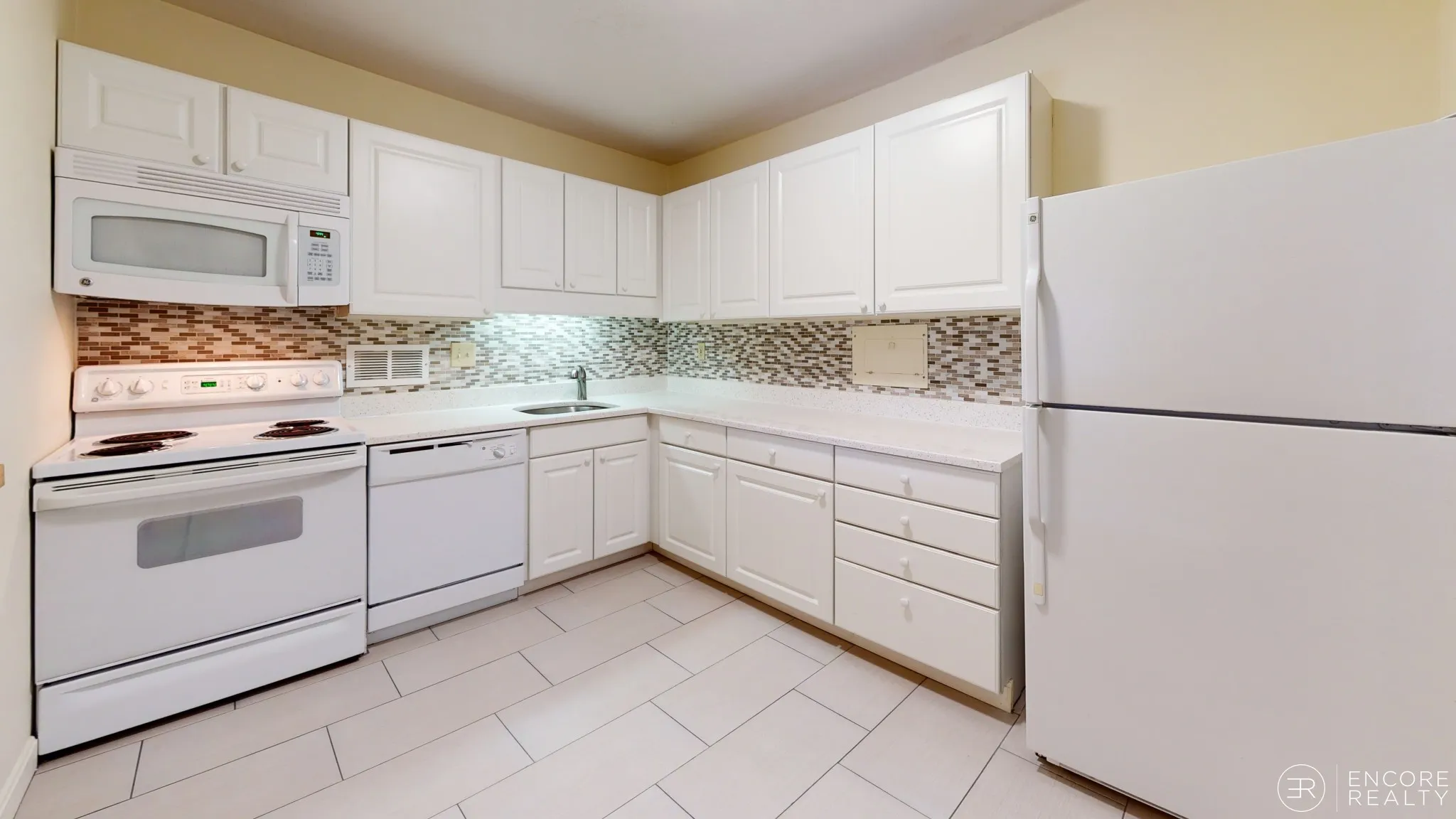 2 bed, 2 bath apartment for rent at 101 Monmouth St Unit 915, Longwood — photo 11 of 19