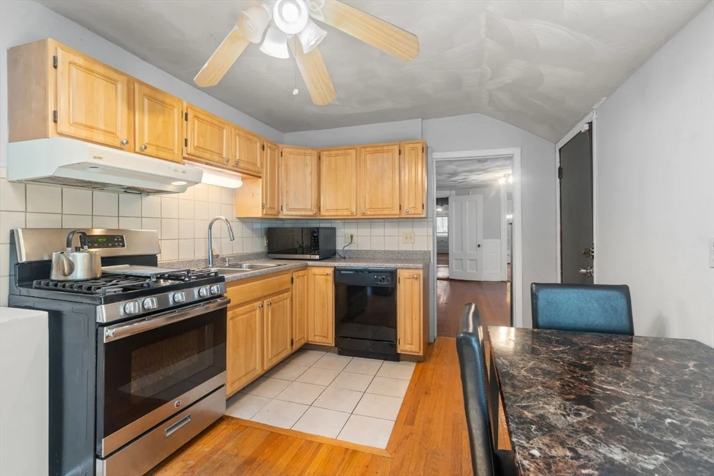 4 bed, 2 bath apartment for rent at 101 Mount Pleasant Ave Unit 101, Roxbury — photo 13 of 29