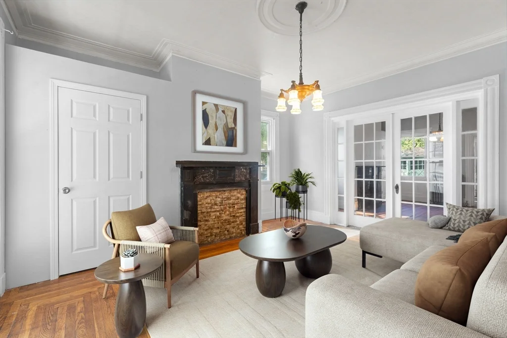 4 bed, 2 bath apartment for rent at 101 Mount Pleasant Ave Unit 101, Roxbury — photo 5 of 29