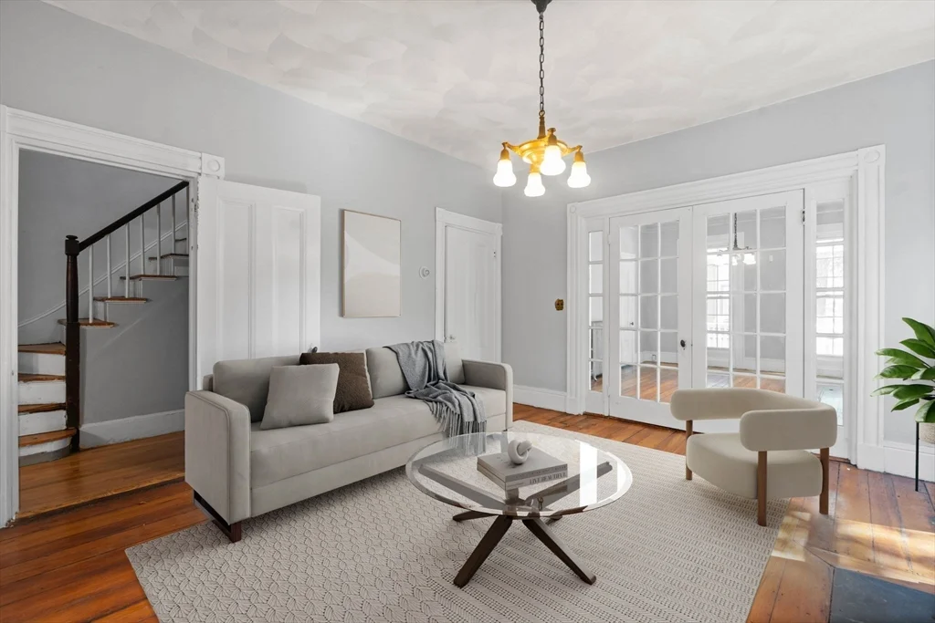4 bed, 2 bath apartment for rent at 101 Mount Pleasant Ave Unit 101, Roxbury — photo 9 of 29