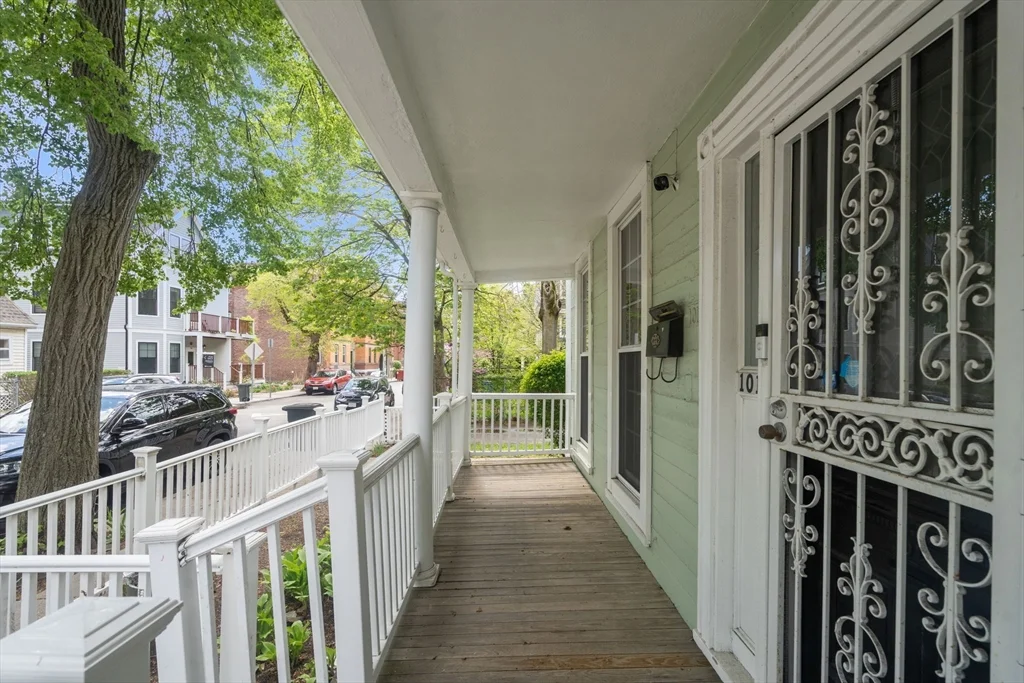 4 bed, 2 bath apartment for rent at 101 Mount Pleasant Ave Unit 101, Roxbury — photo 3 of 29