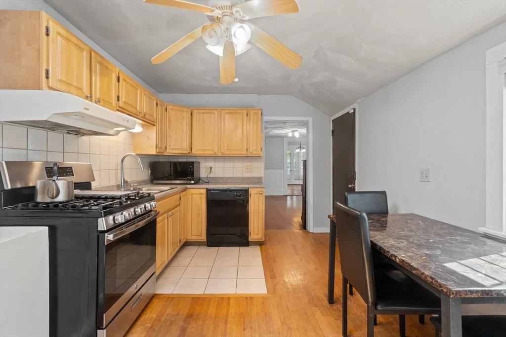 4 bed, 2 bath apartment for rent at 101 Mount Pleasant Ave Unit 101, Roxbury — photo 14 of 29