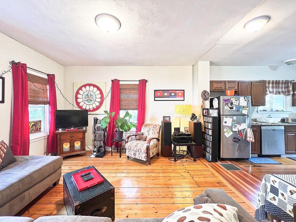 2 bed, 1 bath apartment for rent at 101 Prospect Unit u1, Ward Two — photo 3 of 20