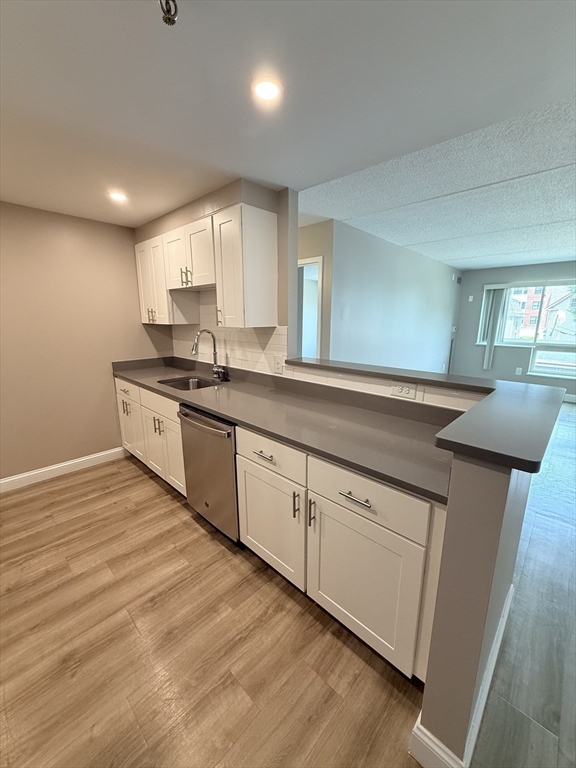 2 bed, 2 bath apartment for rent at 101 Rantoul St Unit 210, Beverly — photo 2 of 22
