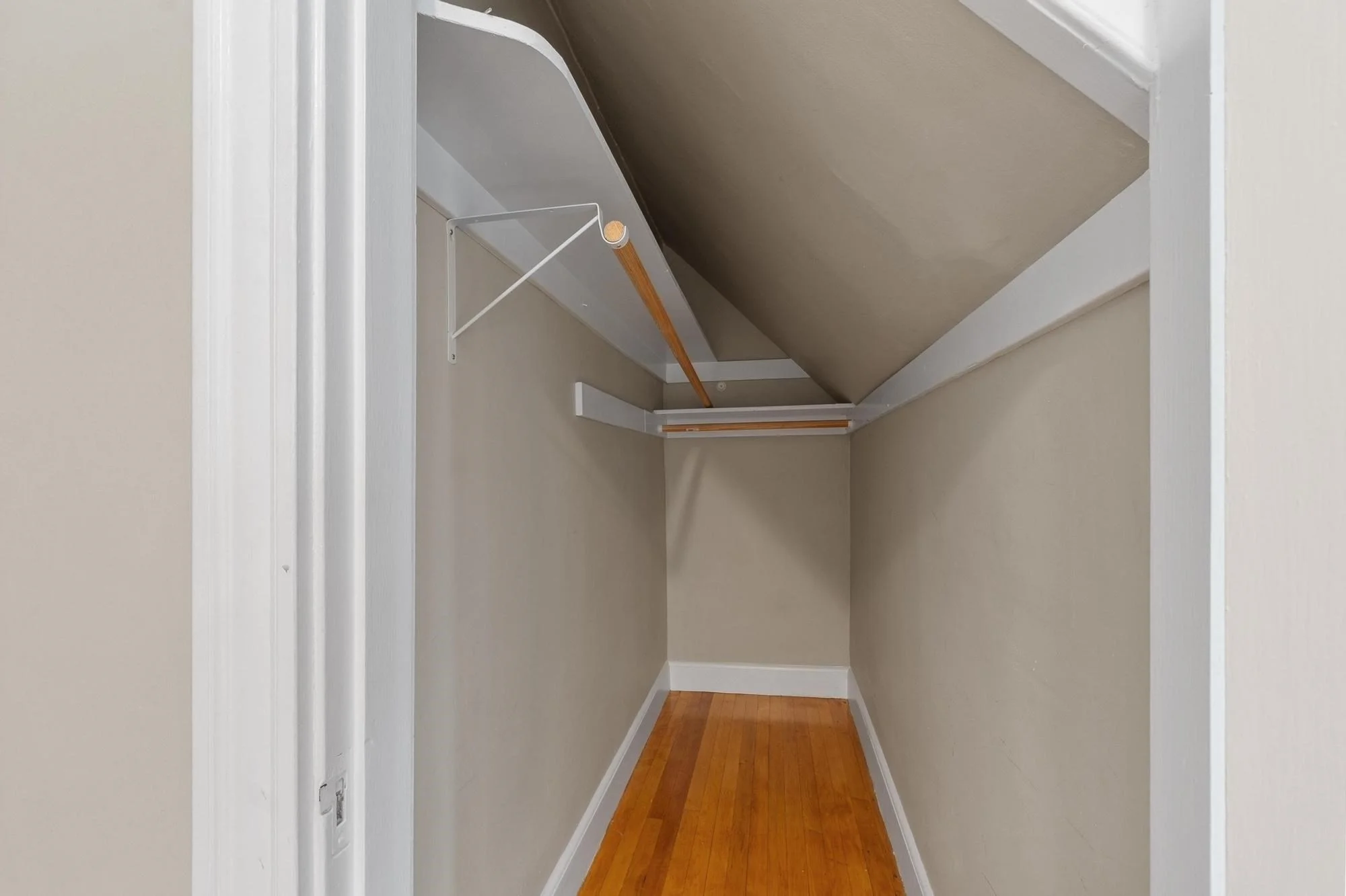 4 bed, 1 bath apartment for rent at 101 Saint Paul St Unit 2, Coolidge Corner — photo 4 of 39