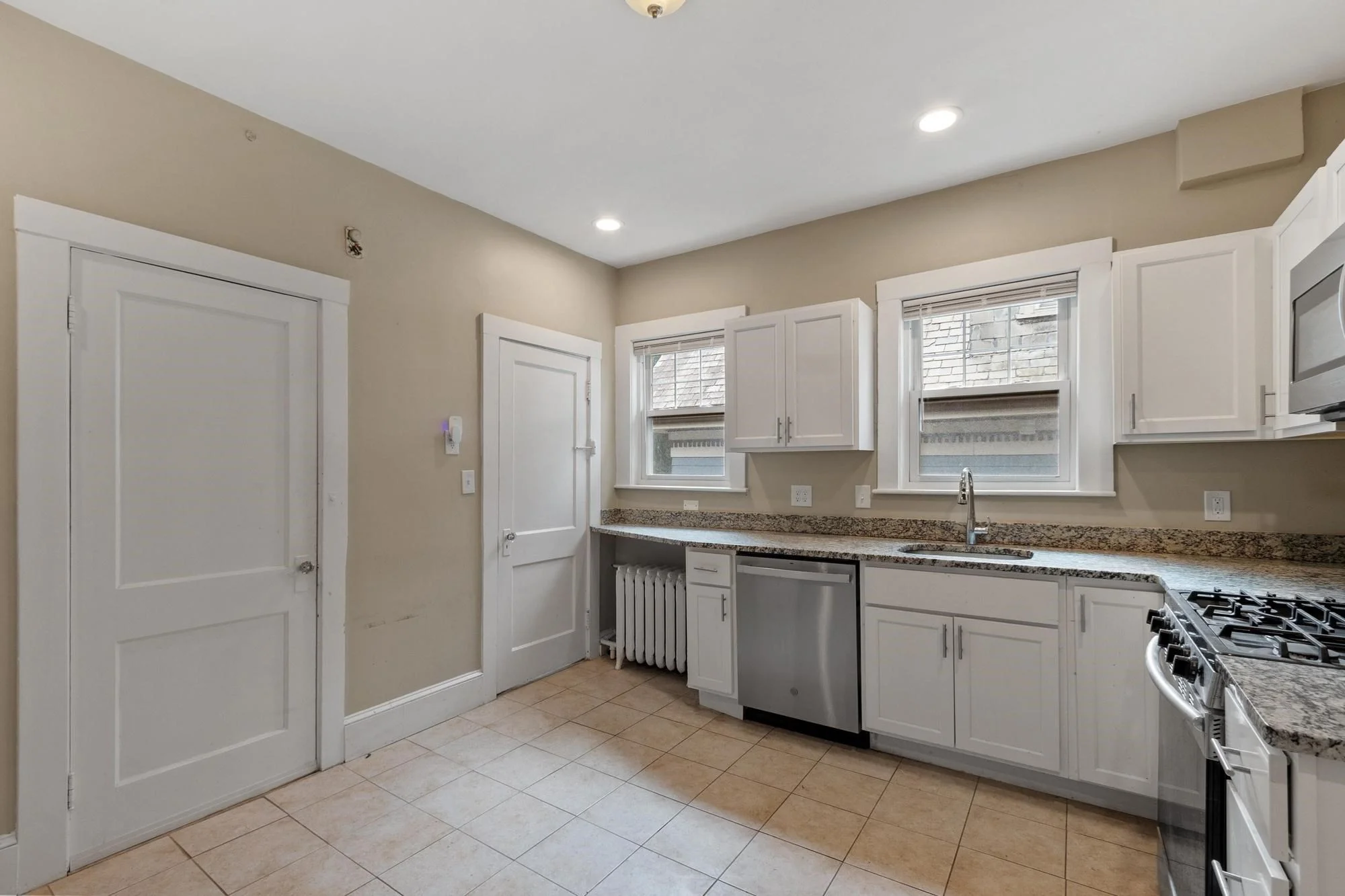 4 bed, 1 bath apartment for rent at 101 Saint Paul St Unit 2, Coolidge Corner — photo 27 of 39