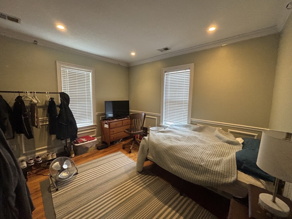 5 bed, 3 bath apartment for rent at 101 Sawyer Ave Unit 2, Dorchester — photo 14 of 31