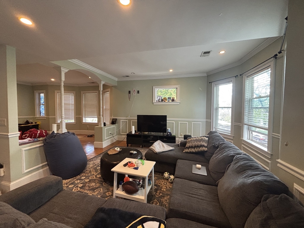 5 bed, 3 bath apartment for rent at 101 Sawyer Ave Unit 2, Dorchester — photo 8 of 31