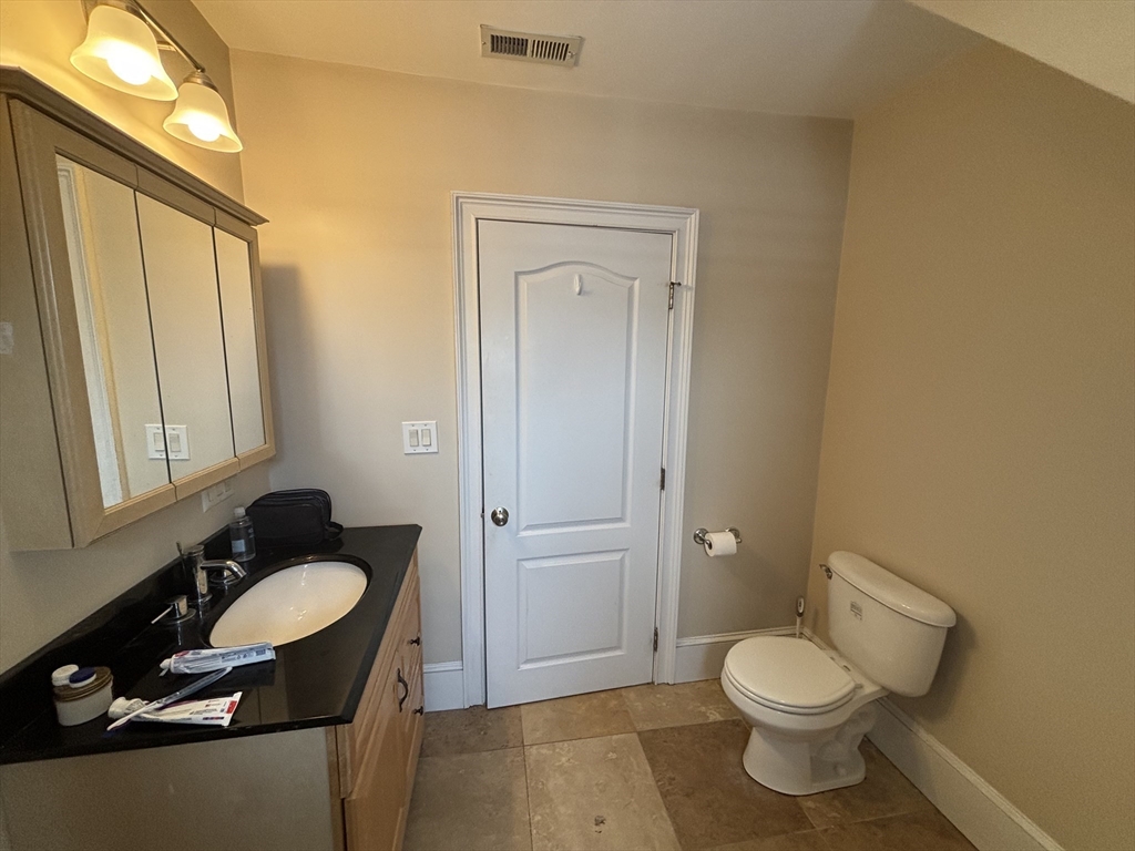 5 bed, 3 bath apartment for rent at 101 Sawyer Ave Unit 2, Dorchester — photo 23 of 31