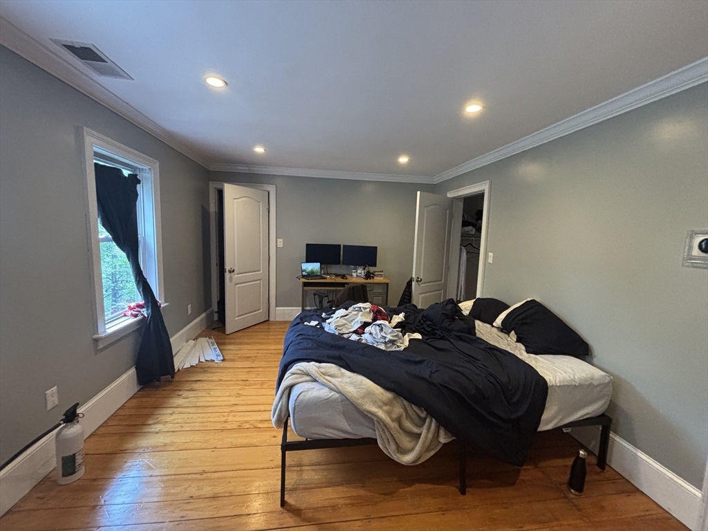5 bed, 3 bath apartment for rent at 101 Sawyer Ave Unit 2, Dorchester — photo 17 of 31