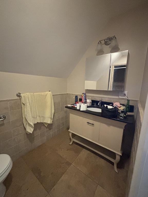 5 bed, 3 bath apartment for rent at 101 Sawyer Ave Unit 2, Dorchester — photo 19 of 31