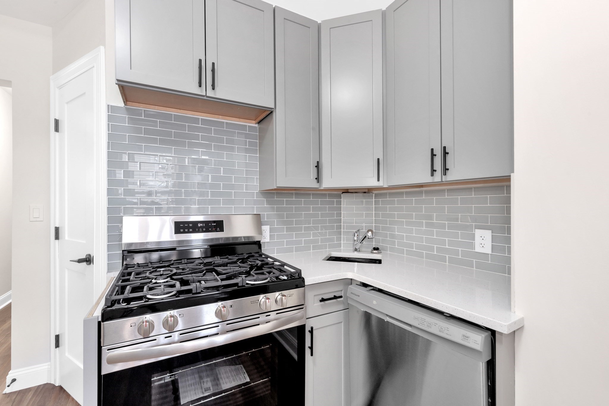 4 bed, 2.5 bath apartment for rent at 101 School St Unit 2, Roxbury — photo 2 of 5