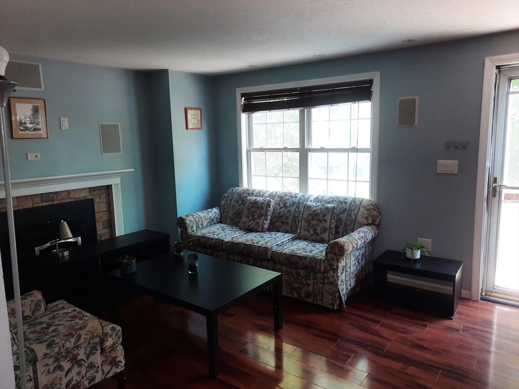 3 bed, 1 bath apartment for rent at 101 Sparks Unit 3, Lowell — photo 2 of 34