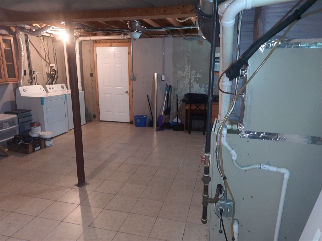 3 bed, 1 bath apartment for rent at 101 Sparks Unit 3, Lowell — photo 26 of 34