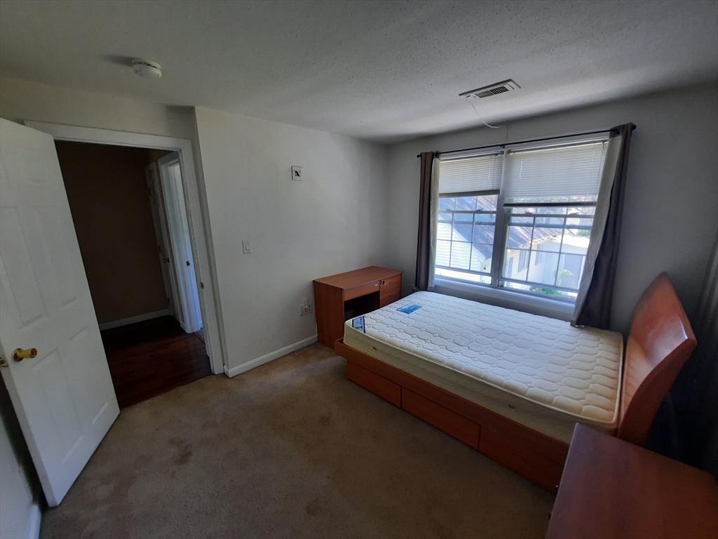 3 bed, 1 bath apartment for rent at 101 Sparks Unit 3, Lowell — photo 18 of 34
