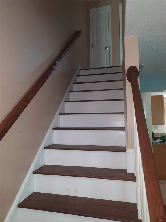 3 bed, 1 bath apartment for rent at 101 Sparks Unit 3, Lowell — photo 13 of 34