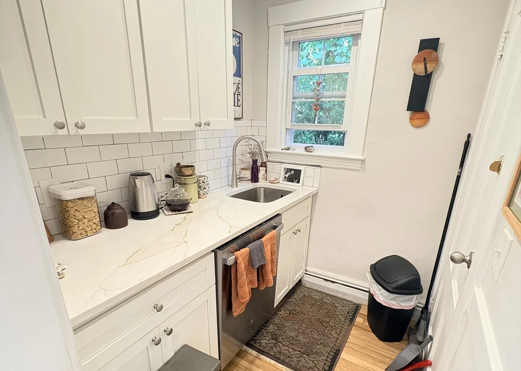 2 bed, 1 bath apartment for rent at 101 Summer St Unit 2, Watertown — photo 5 of 10