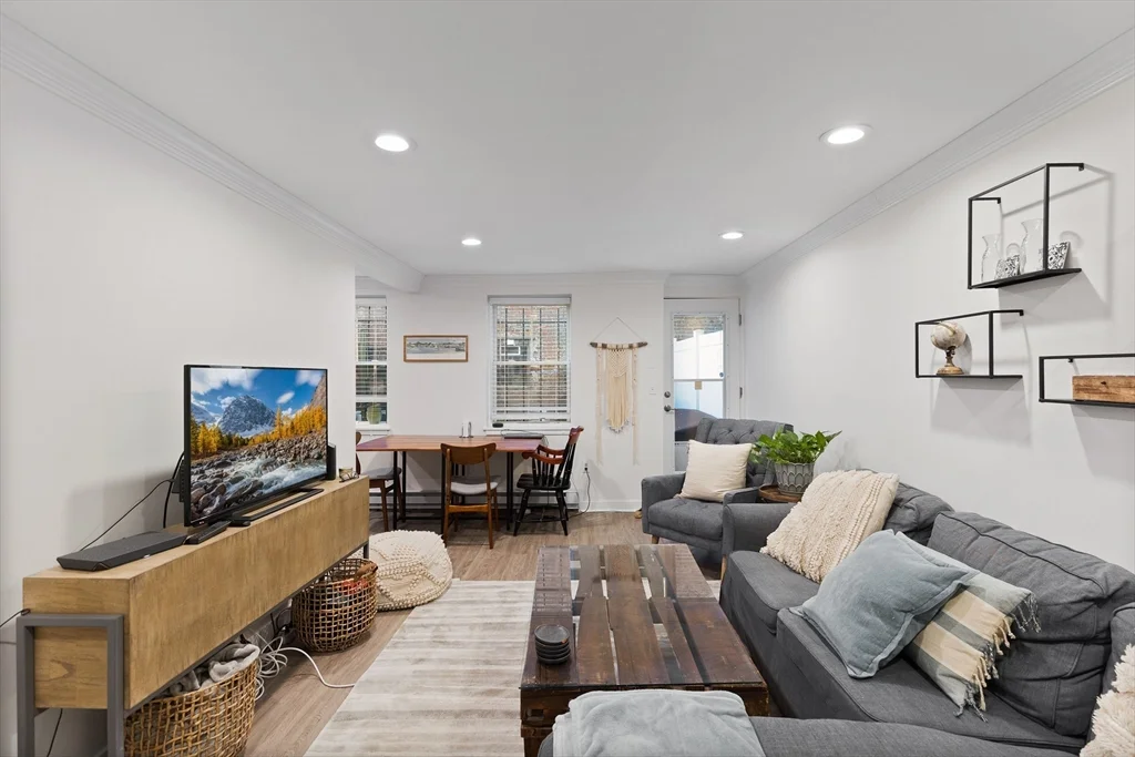 2 bed, 2 bath apartment for rent at 101 W Springfield St Unit 1, South End — photo 2 of 20