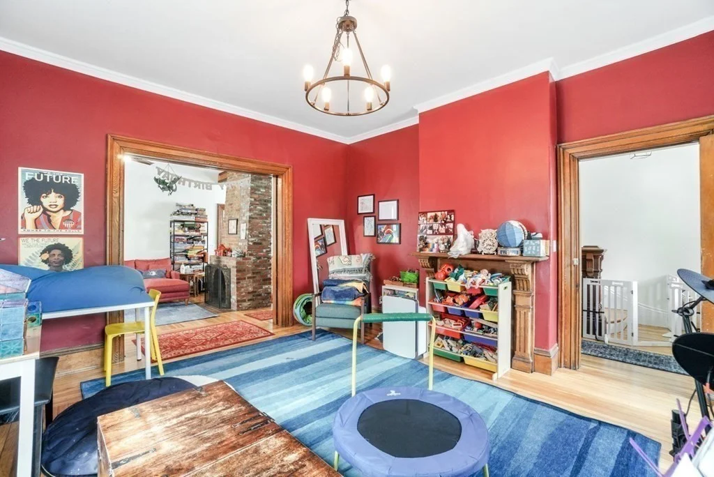 4 bed, 3 bath apartment for rent at 101 Walden St Unit 101, Neighborhood Nine — photo 4 of 41