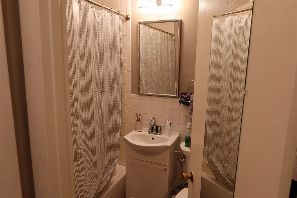 Studio bed, 1 bath apartment for rent at 101 Walker St Unit C4, Newtonville — photo 8 of 10