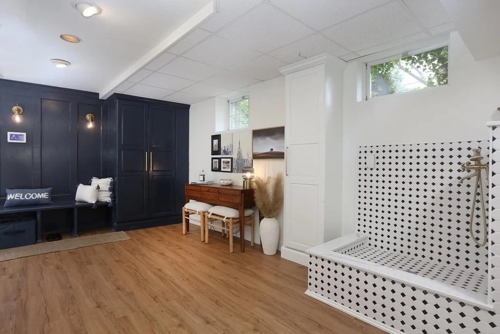 6 bed, 3 bath apartment for rent at 1010 Centre St, Newton Center — photo 13 of 21