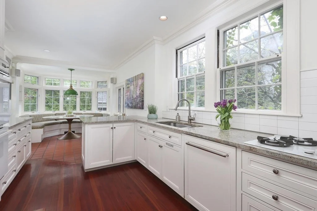 6 bed, 3 bath apartment for rent at 1010 Centre St, Newton Center — photo 2 of 21
