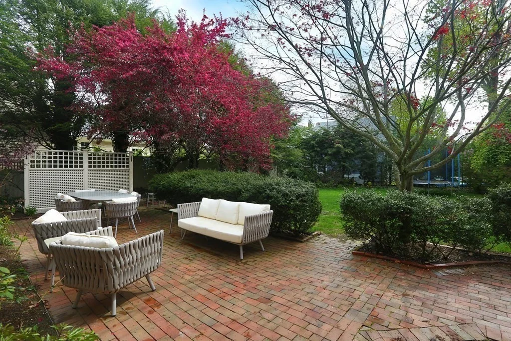 6 bed, 3 bath apartment for rent at 1010 Centre St, Newton Center — photo 14 of 21
