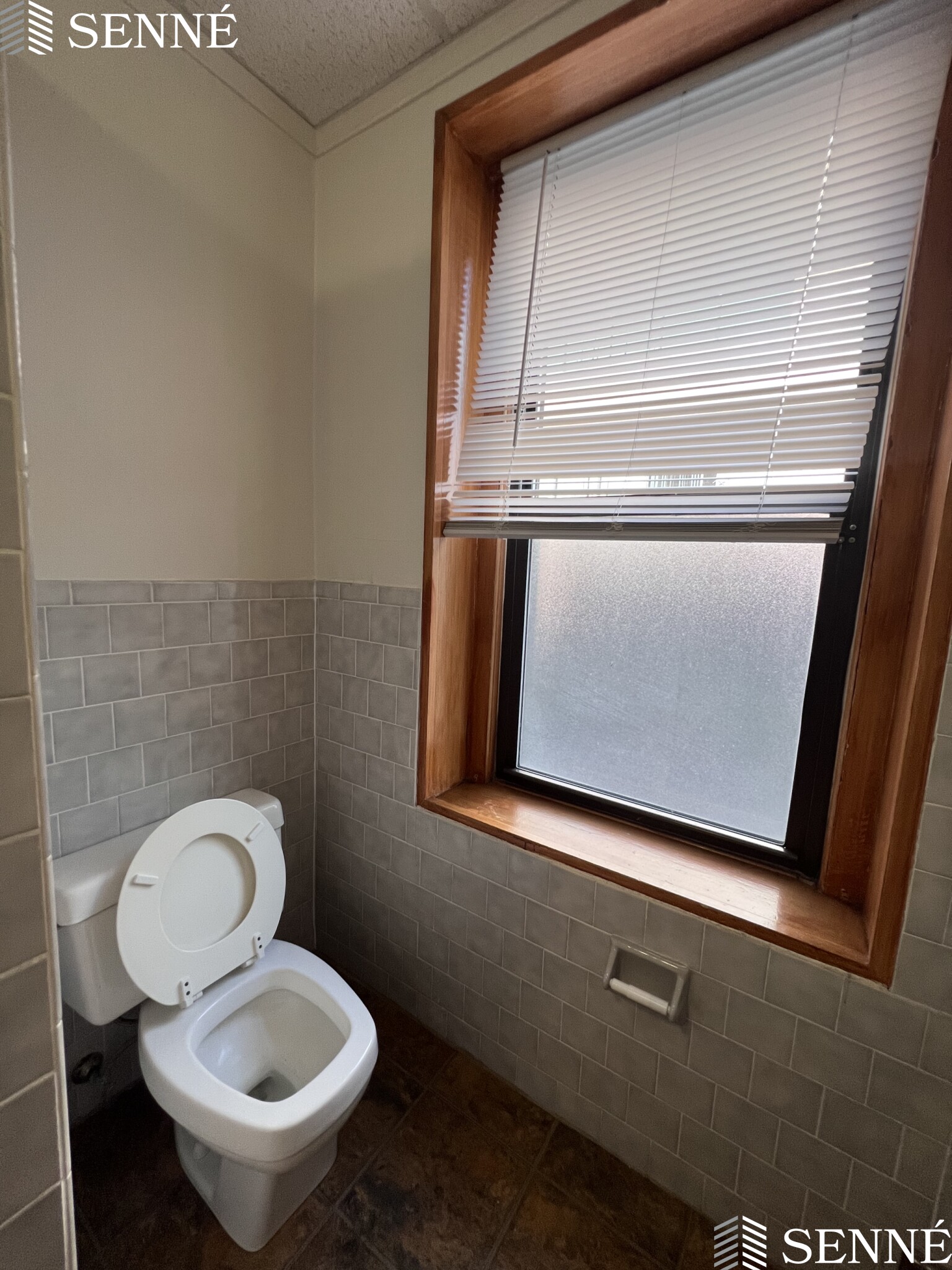 4 bed, 2 bath apartment for rent at 1010 Massachusetts Ave Unit 11, Riverside — photo 4 of 13