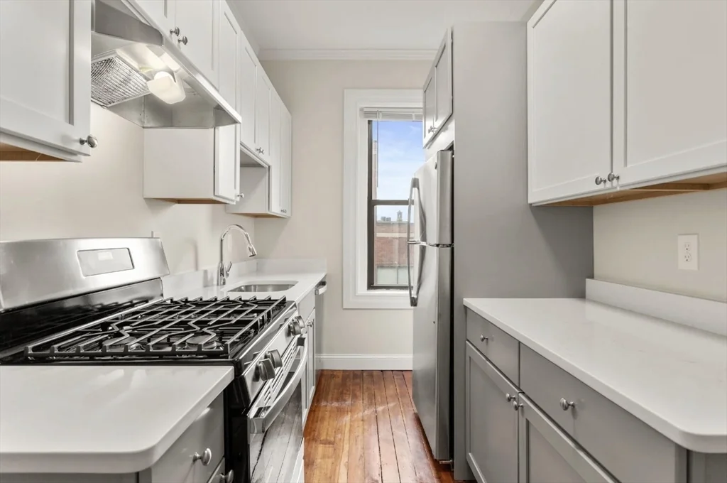 2 bed, 1 bath apartment for rent at 1010 Massachusetts Ave Unit 60, Riverside — photo 4 of 11