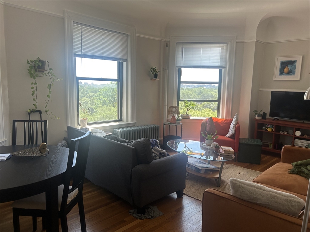 2 bed, 1 bath apartment for rent at 1010 Massachusetts Ave Unit 66, Harvard Square