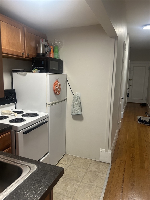 2 bed, 1 bath apartment for rent at 1010 Massachusetts Ave Unit 66, Harvard Square — photo 8 of 17