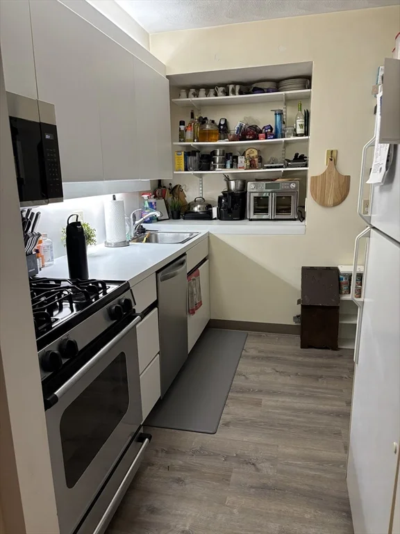 2 bed, 2 bath apartment for rent at 1010 Middle Unit 10, Weymouth — photo 3 of 16